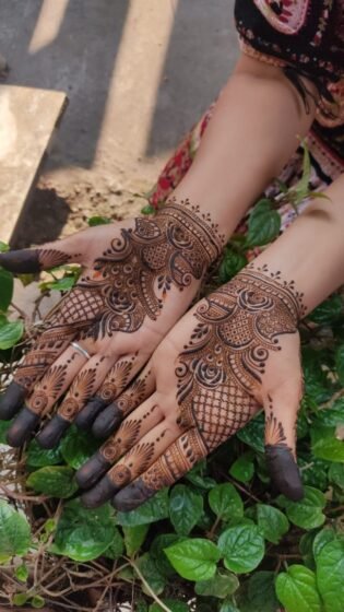 Arabic Mehendi Design by Pooja Chavda in Mumbai