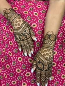 Modern And Western Mehendi design in mumbai